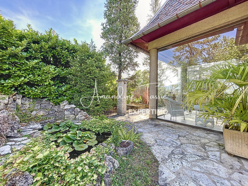 Maison - 202 m² - 7 pièces