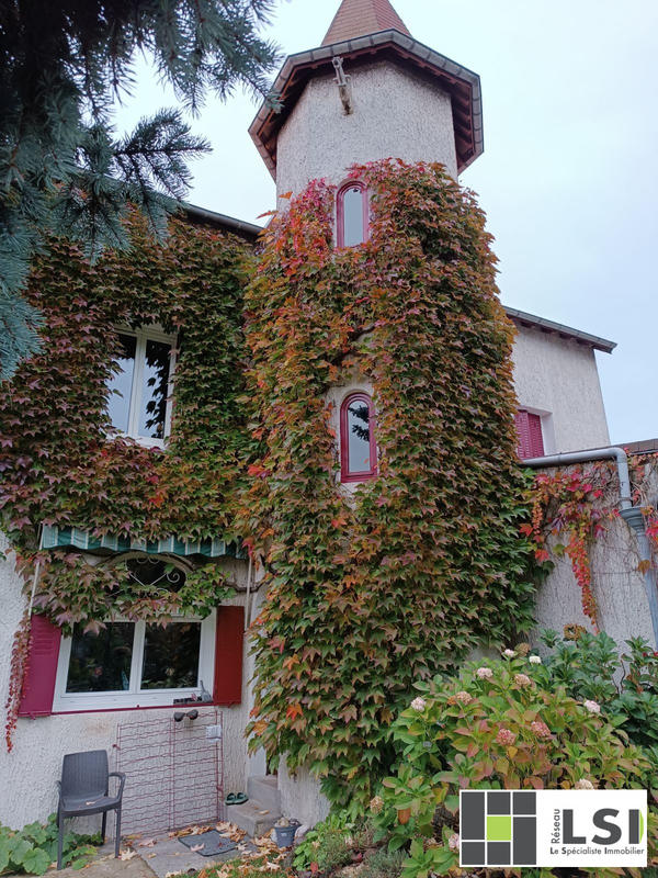 Maison - 208 m² - 10 pièces