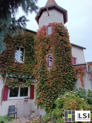 Maison - 208 m² - 10 pièces