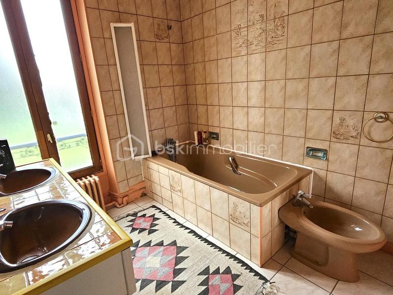 Maison bourgeoise - 227 m² - 9 pièces