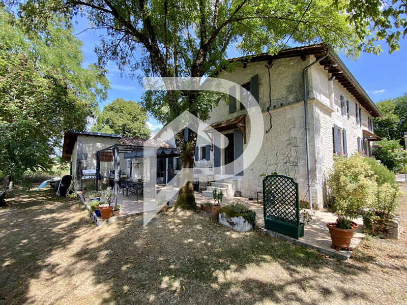 Maison - 348 m² - 14 pièces