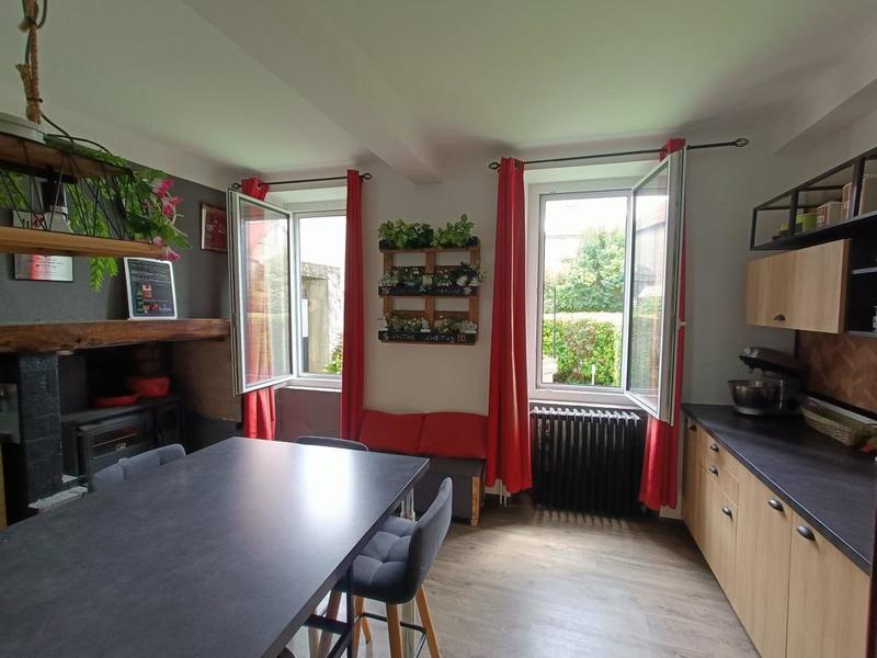 Maison - 245 m² - 6 pièces