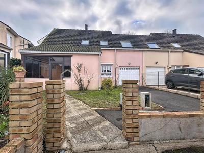 Maison traditionnelle - 100 m² - 5 pièces