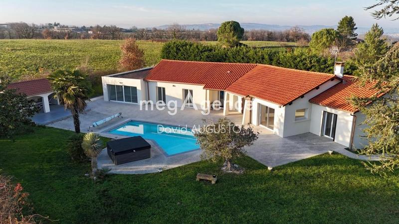 Maison - 248 m² - 8 pièces