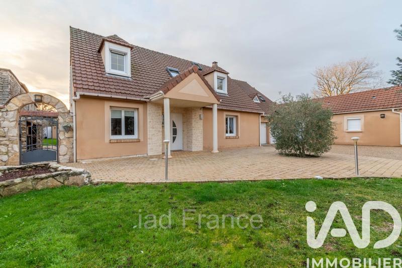 Maison - 203 m² - 10 pièces