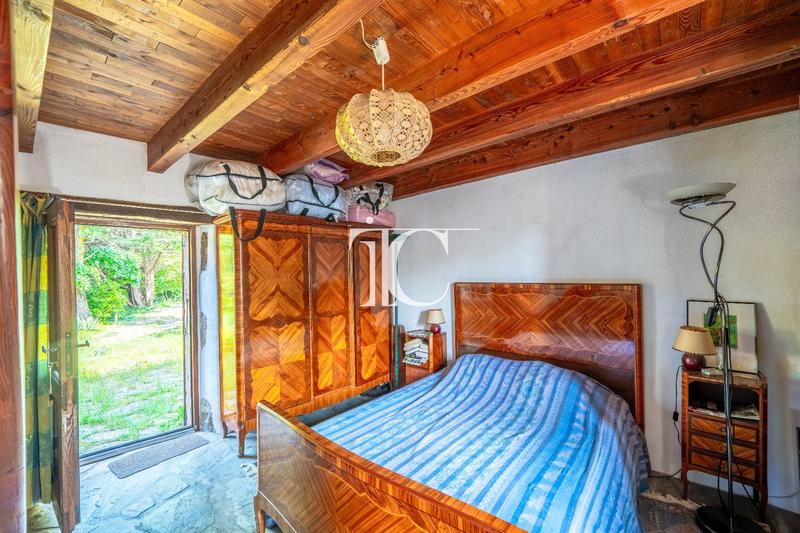 Maison - 205 m² - 8 pièces