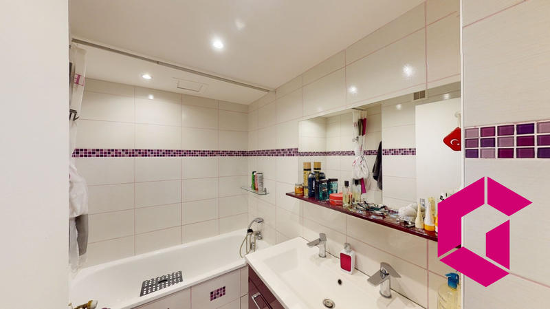 Appartement - 90 m² - 4 pièces