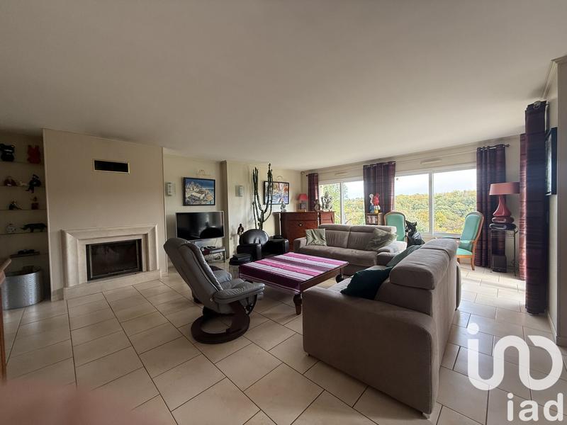 Maison - 220 m² - 8 pièces