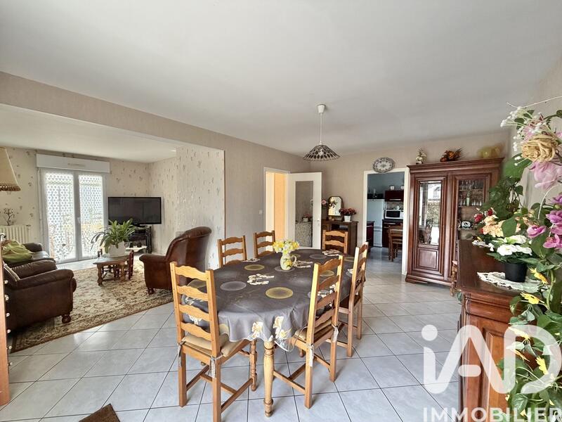 Maison - 92 m² - 5 pièces