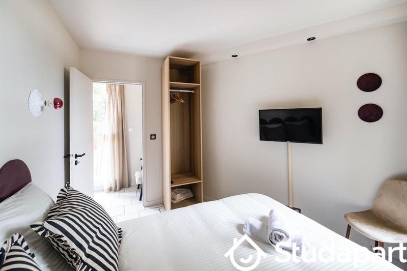 Chambre - 9 m² - 1 pièce