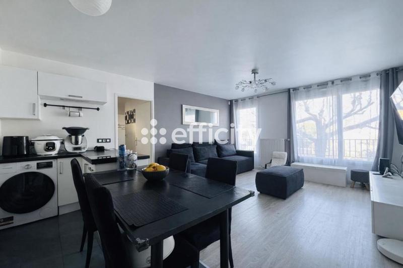 Appartement ancien - 71 m² - 4 pièces