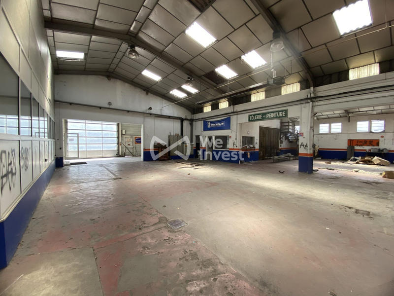 Local commercial - 1 900 m²