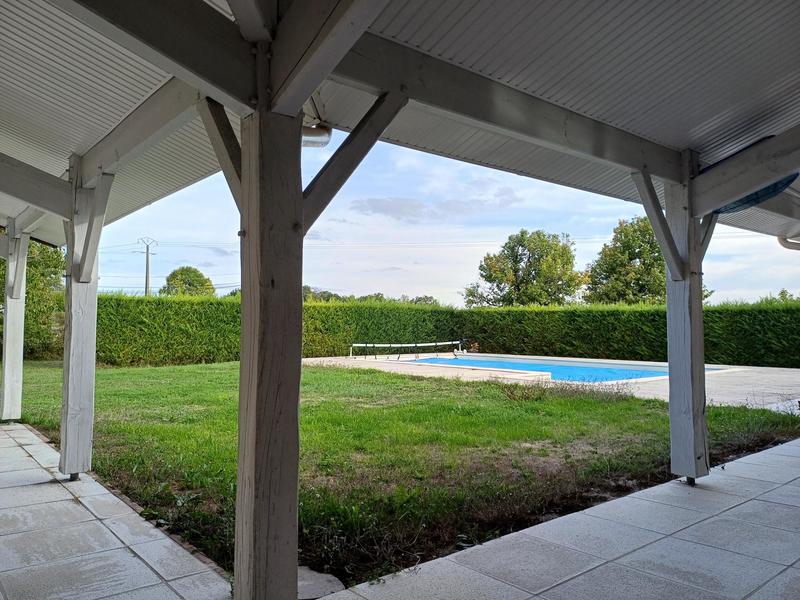 Maison - 234 m² - 7 pièces