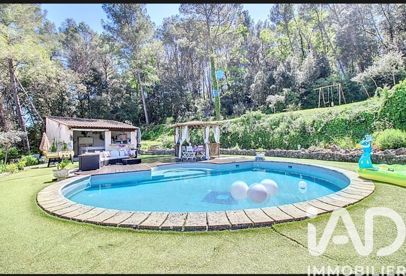 Maison - 143 m² - 5 pièces