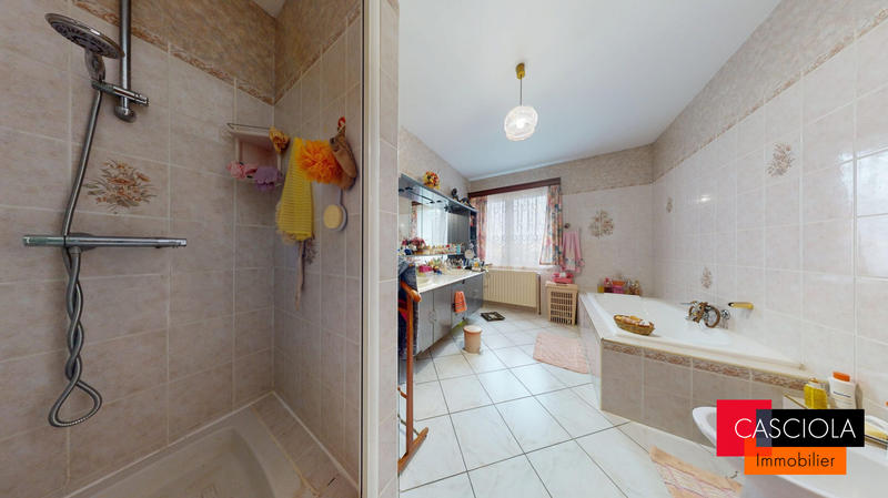 Maison - 172 m² - 7 pièces