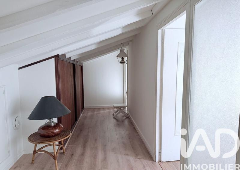 Maison - 215 m² - 8 pièces
