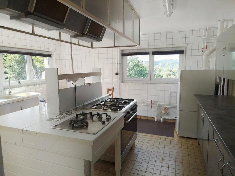 Maison - 305 m² - 9 pièces