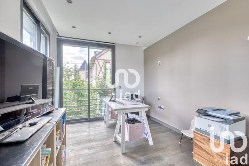 Maison - 343 m² - 9 pièces