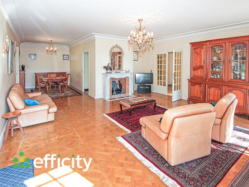 Maison - 365 m² - 5 pièces