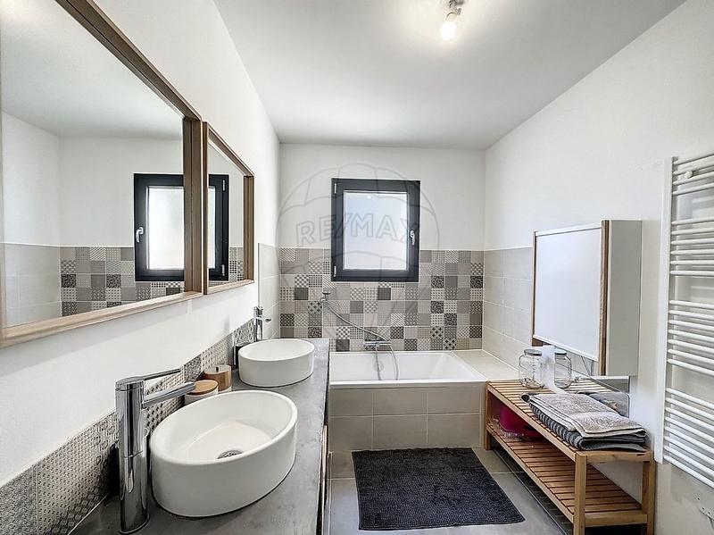 Maison - 115 m² - 5 pièces