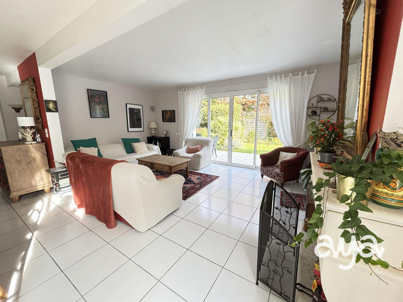 Maison traditionnelle - 156 m² - 5 pièces