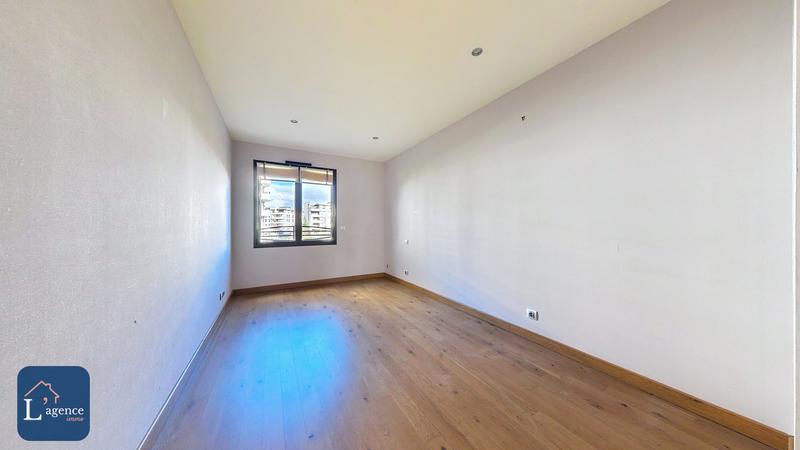 Appartement - 133 m² - 4 pièces