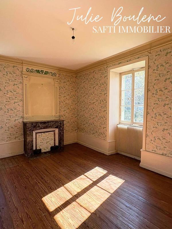 Maison - 341 m² - 12 pièces