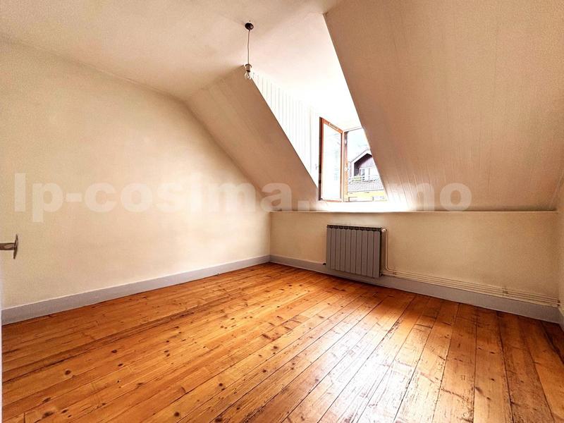 Appartement - 90 m² - 3 pièces