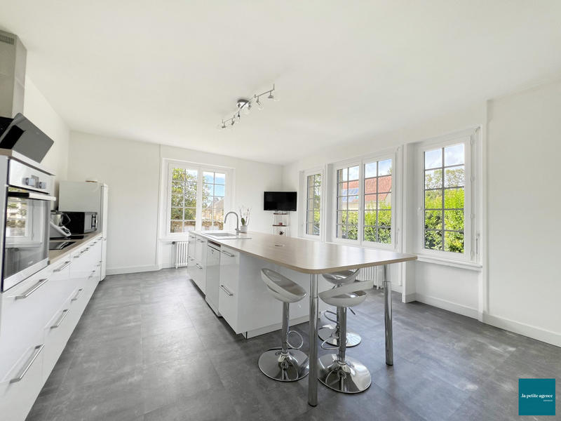 Maison - 185 m² - 7 pièces