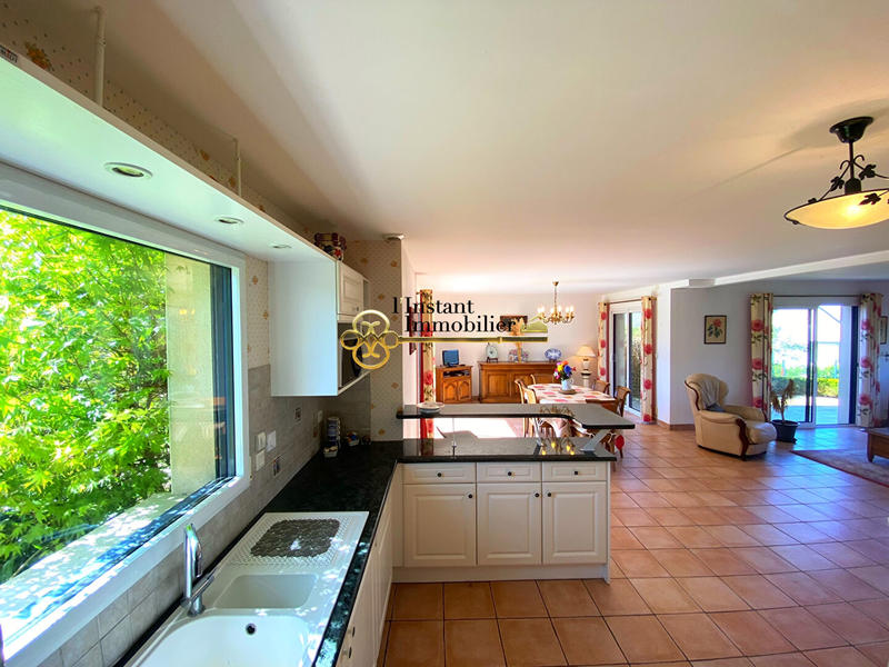 Maison - 140 m² - 6 pièces