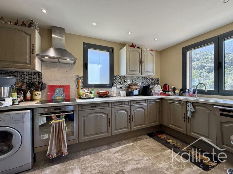 Maison - 194 m² - 7 pièces