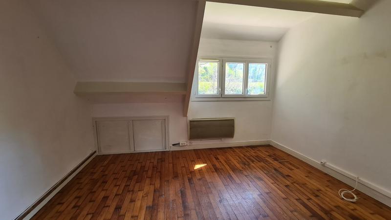 Maison - 285 m² - 13 pièces