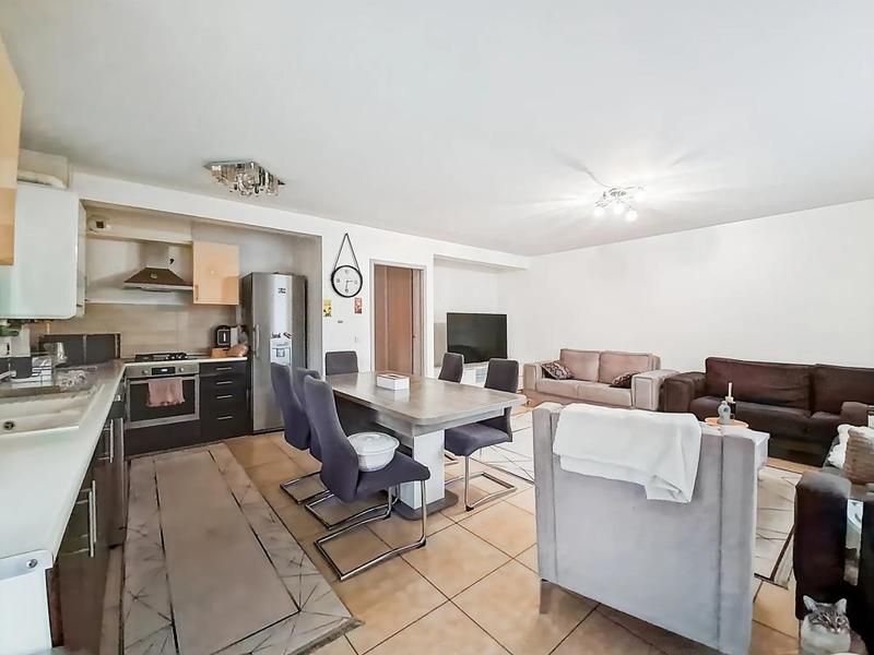 Appartement - 90 m² - 4 pièces