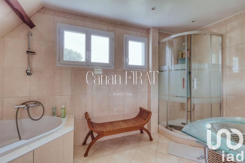 Maison - 195 m² - 7 pièces