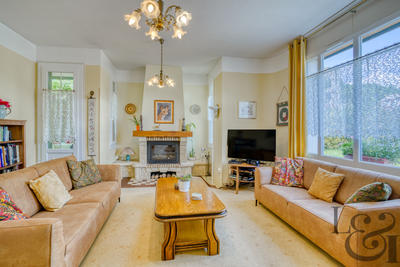 Maison - 165 m² - 7 pièces