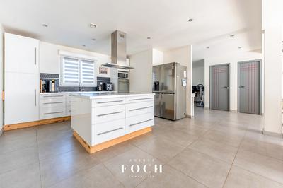 Maison - 142 m² - 5 pièces