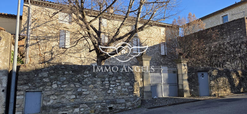 Maison ancienne - 249 m² - 8 pièces