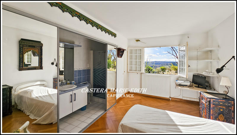 Maison - 322 m² - 9 pièces