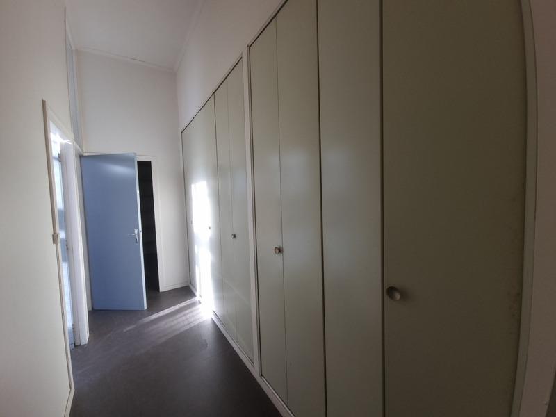 Bureau - 96 m² - 8 pièces