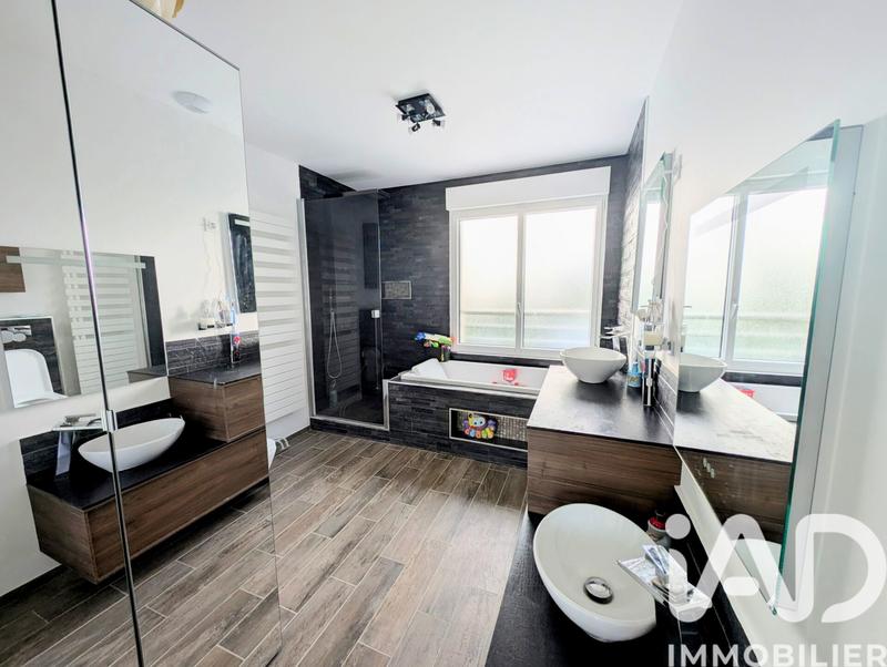 Maison - 157 m² - 6 pièces