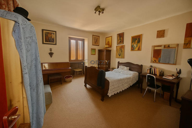 Maison - 170 m² - 8 pièces