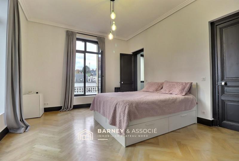 Maison - 226 m² - 8 pièces