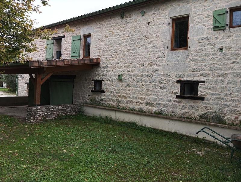 Propriété - 255 m² - 10 pièces