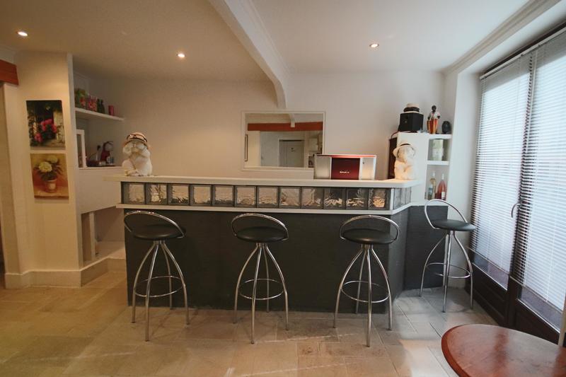 Maison - 200 m² - 8 pièces