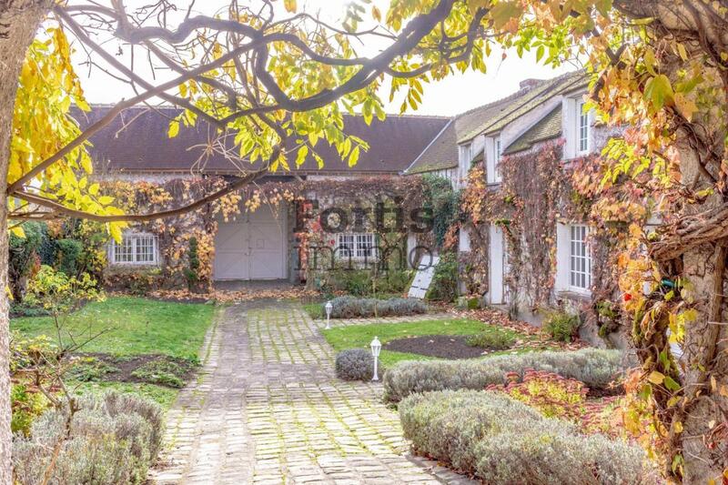 Maison - 353 m² - 9 pièces