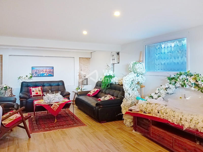 Maison contemporaine - 340 m² - 10 pièces