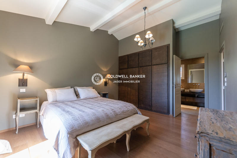 Villa - 225 m² - 5 pièces