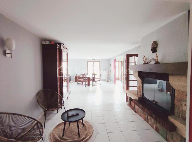 Maison - 231 m² - 8 pièces