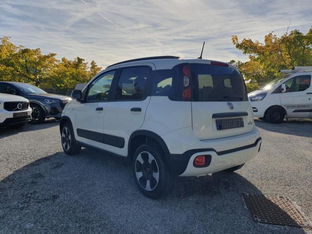 Fiat Panda My23 1.0 70 ch Hybride Bsg s/S Cross