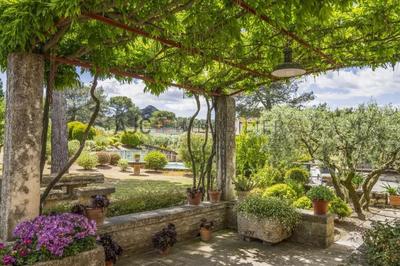 Propriété - 350 m² - 6 pièces